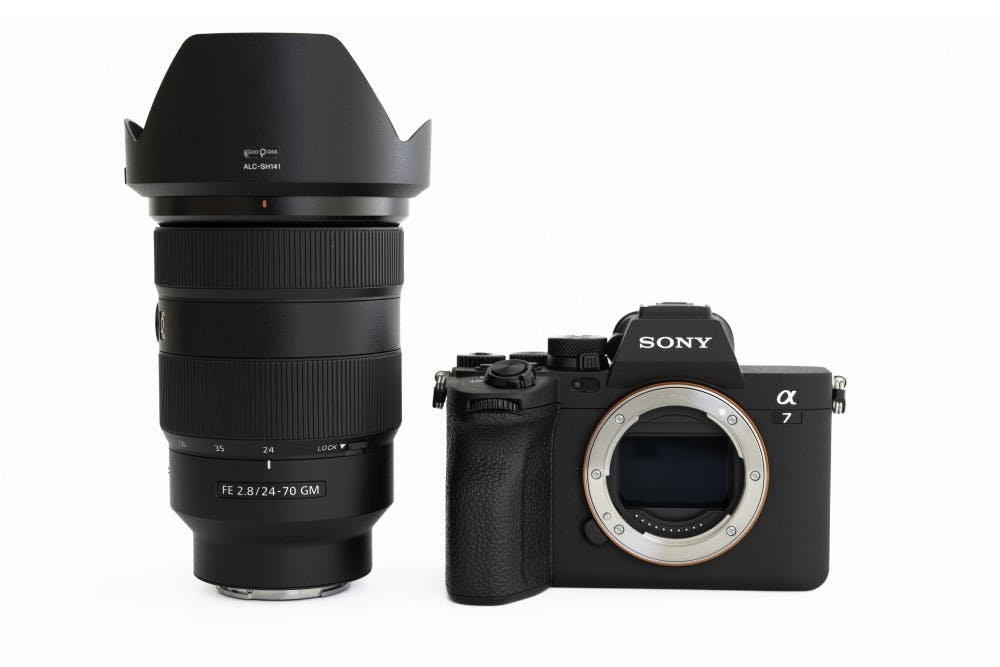 SONY 新世代フルサイズミラーレス & 純正標準ズームセット α7 IV ILCE-7M4 + FE 24-70mm F2.8 GM