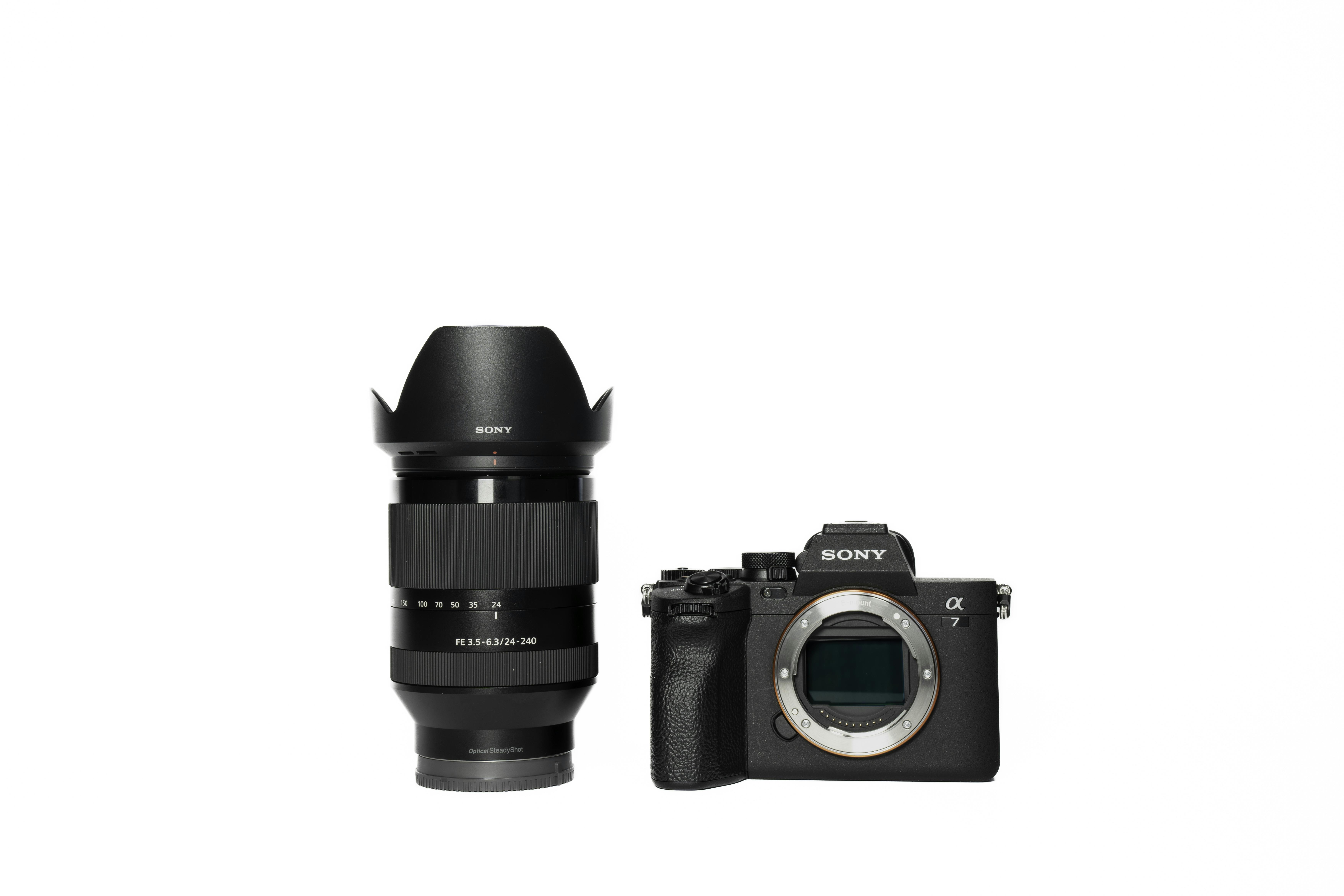 SONY 新世代フルサイズミラーレス & 高倍率ズームセット α7 IV ILCE-7M4 + FE 24-240mm F3.5-6.3