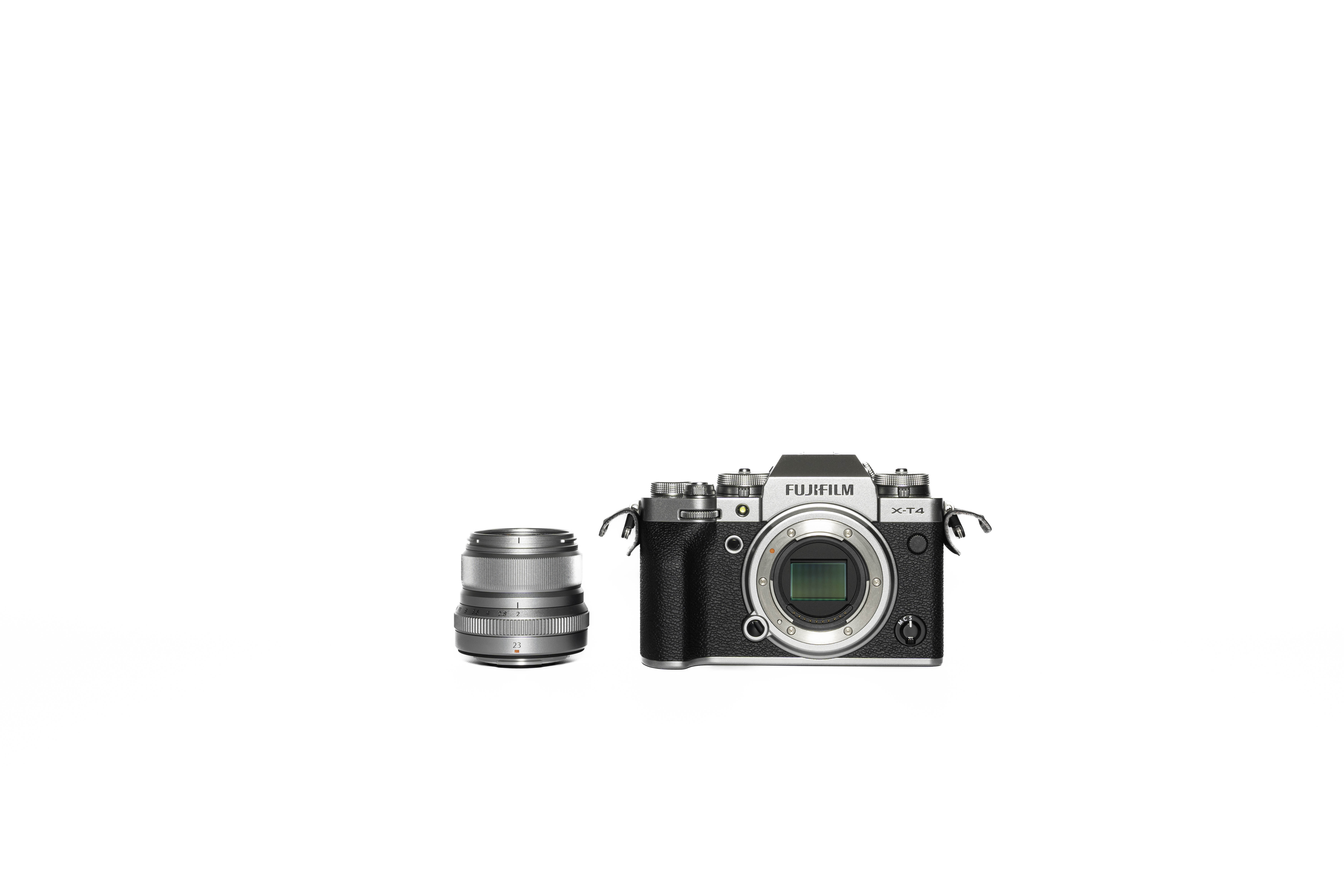 FUJIFILM 本格ミラーレス＆コンパクトな単焦点レンズセット X-T4 [シルバー] + XF23mmF2 R WR [シルバー]