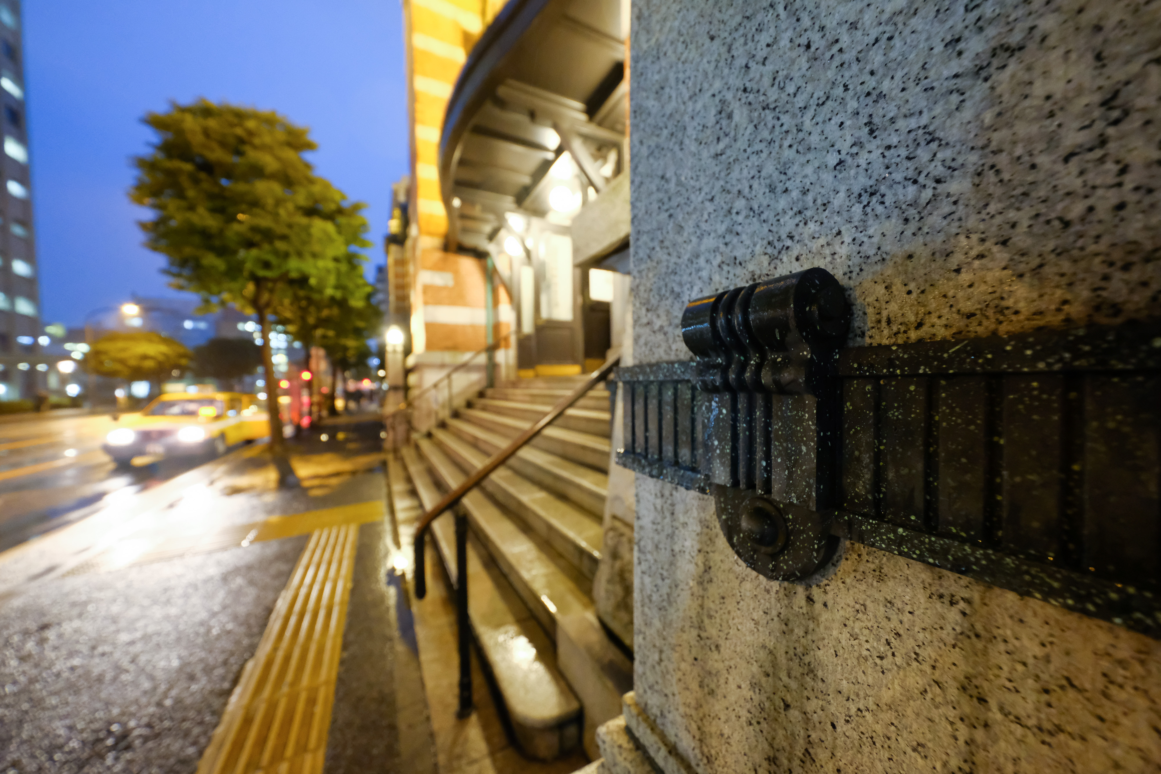 フジノンレンズ XF8-16mmF2.8 R LM WR