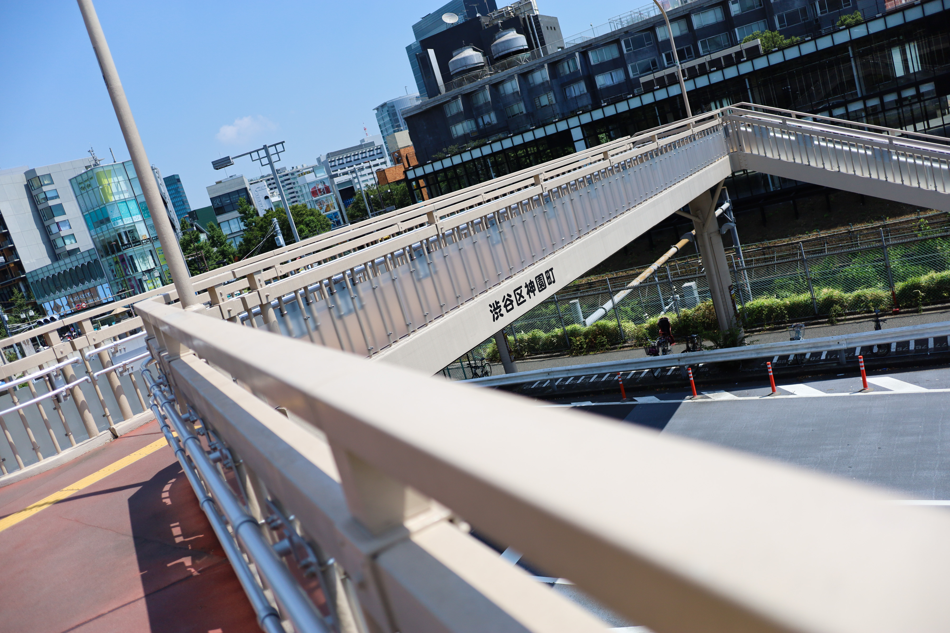 EF28mm F2.8 IS USM
