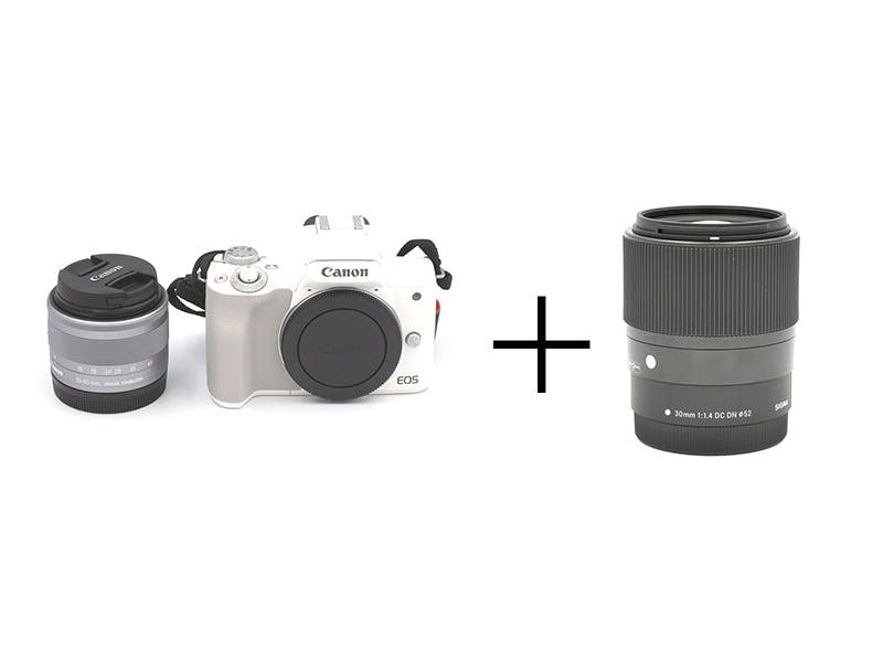 Canon 小型軽量カメラ＆明るい単焦点セット[ホワイト] EOS Kiss M + 15-45mmズーム + 30mm F1.4